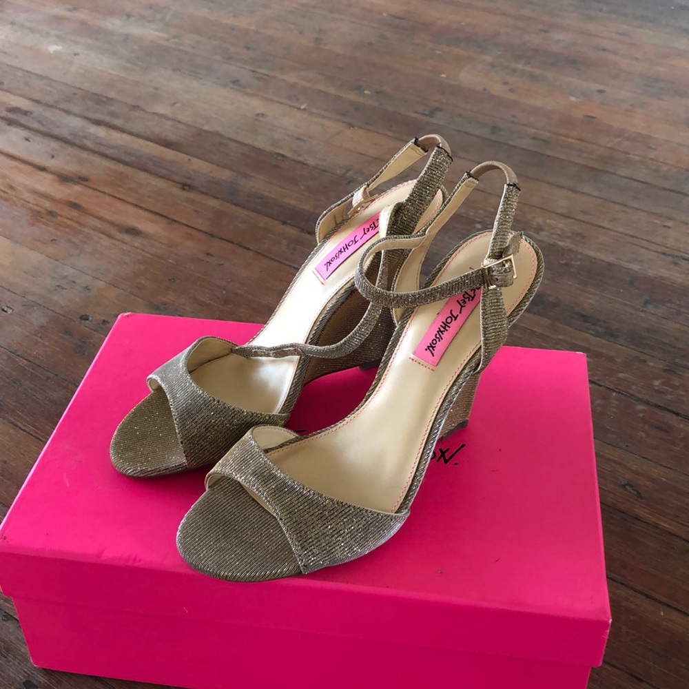 Betsey Johnson gold high heels size 8